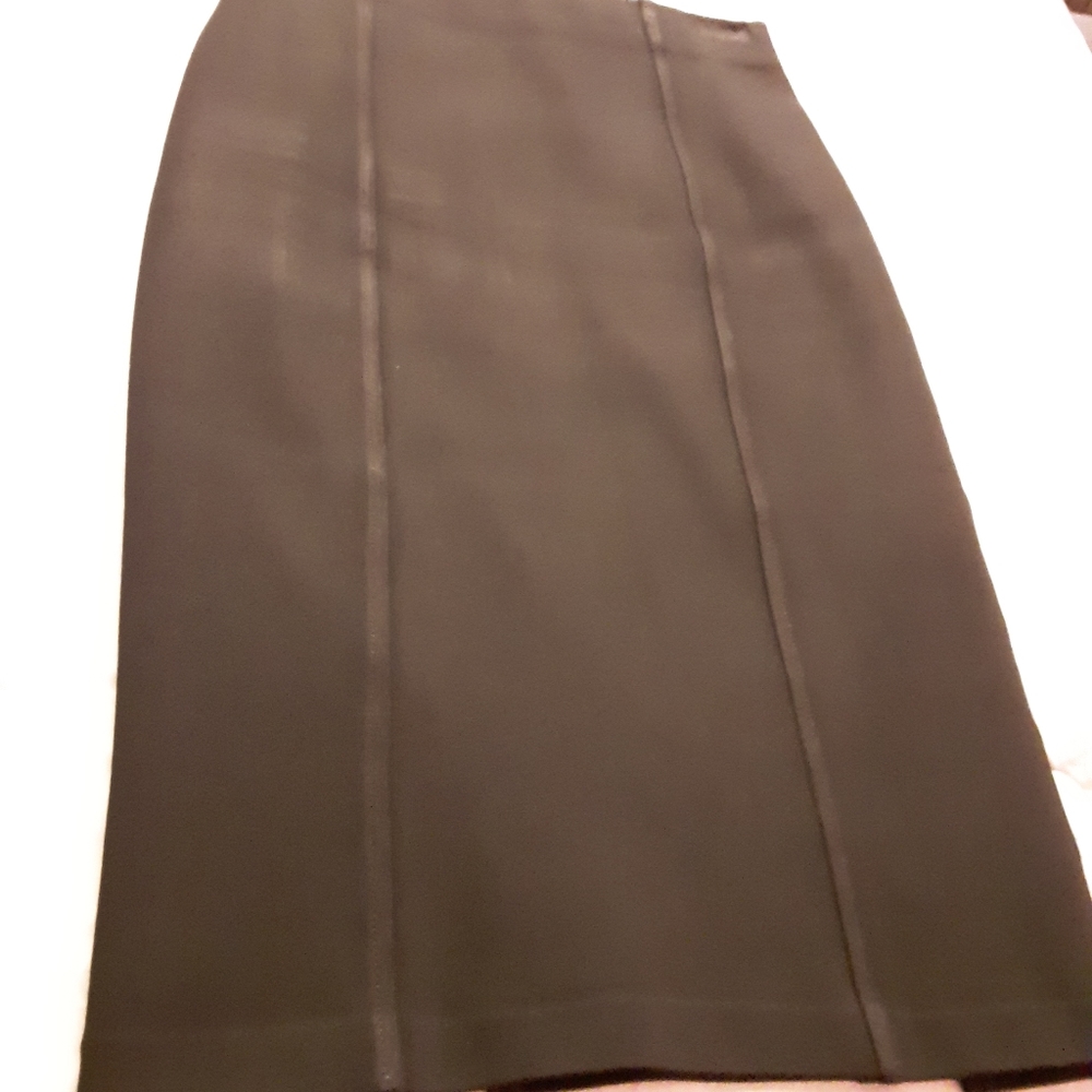 St John Luxe Sculpture Knit Skirt.